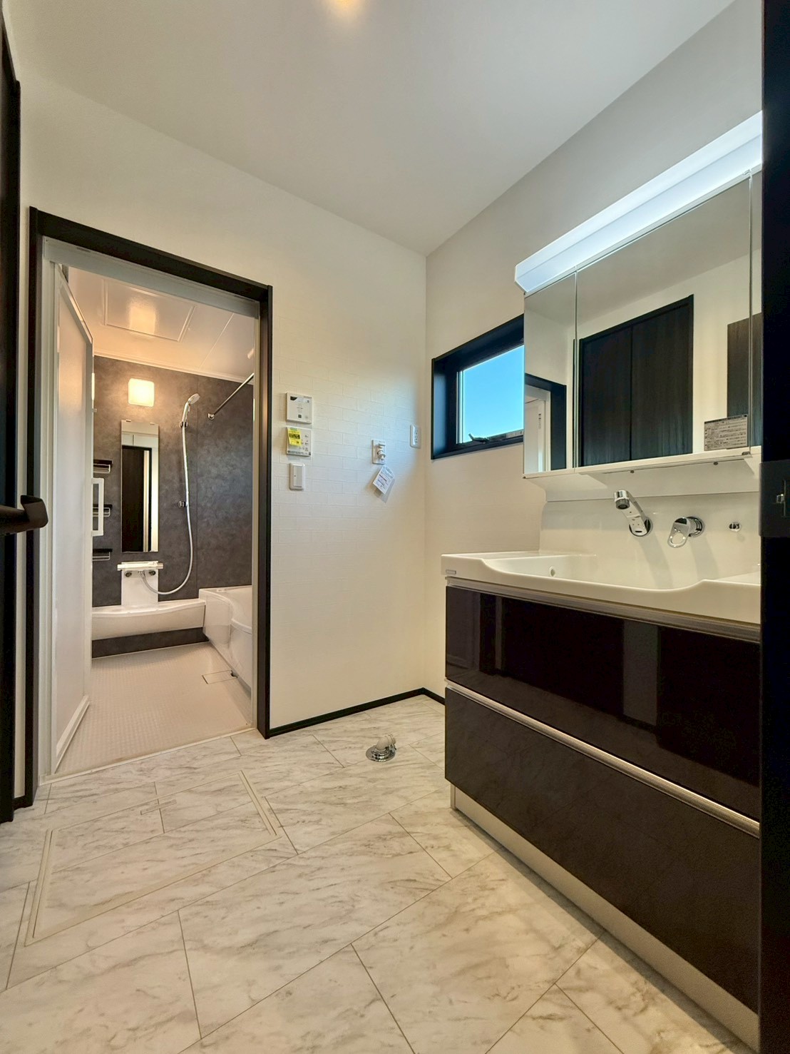 LINE_ALBUM_小動_260105_17